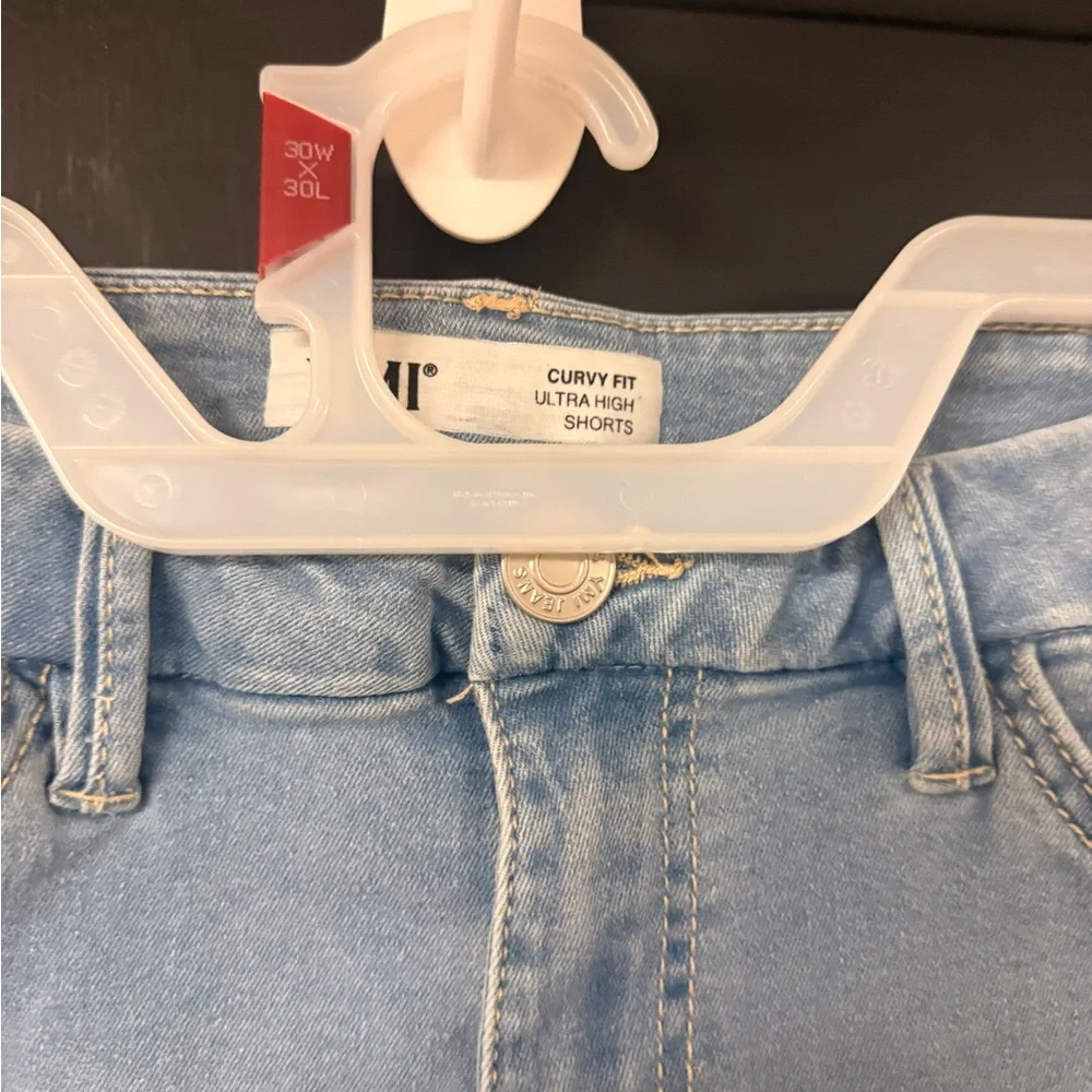 Blue Slim Straight Jeans with Classic Denim Texture